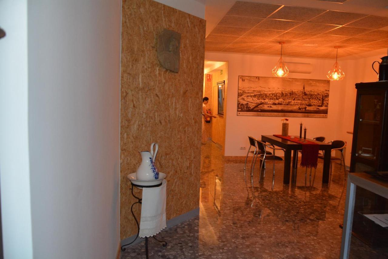 Italica Hostel ซานติปอนเซ ภายนอก รูปภาพ
