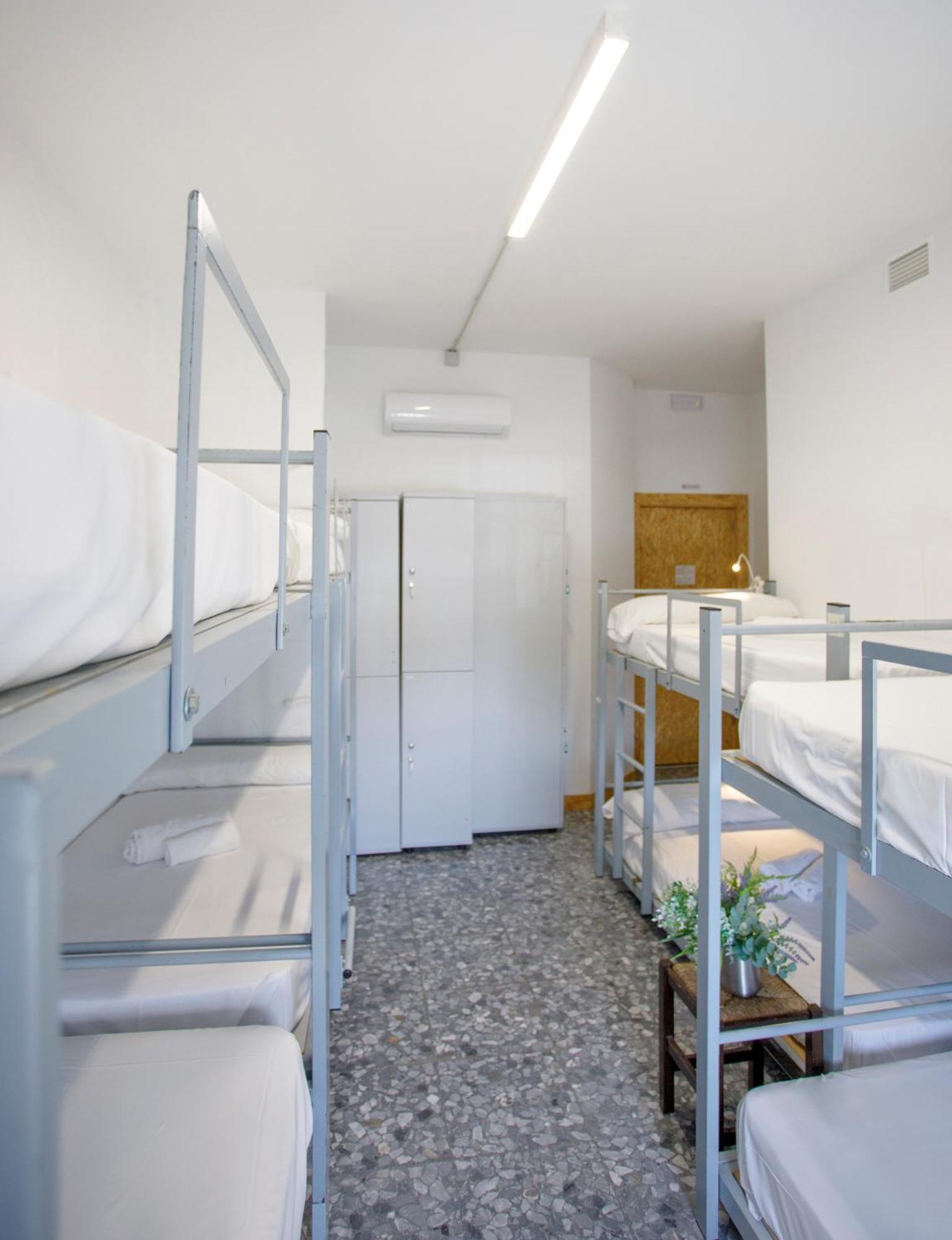 Italica Hostel ซานติปอนเซ ภายนอก รูปภาพ
